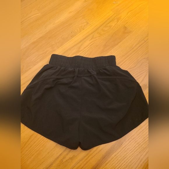 Running shorts with liner inside - Picture 2 of 8